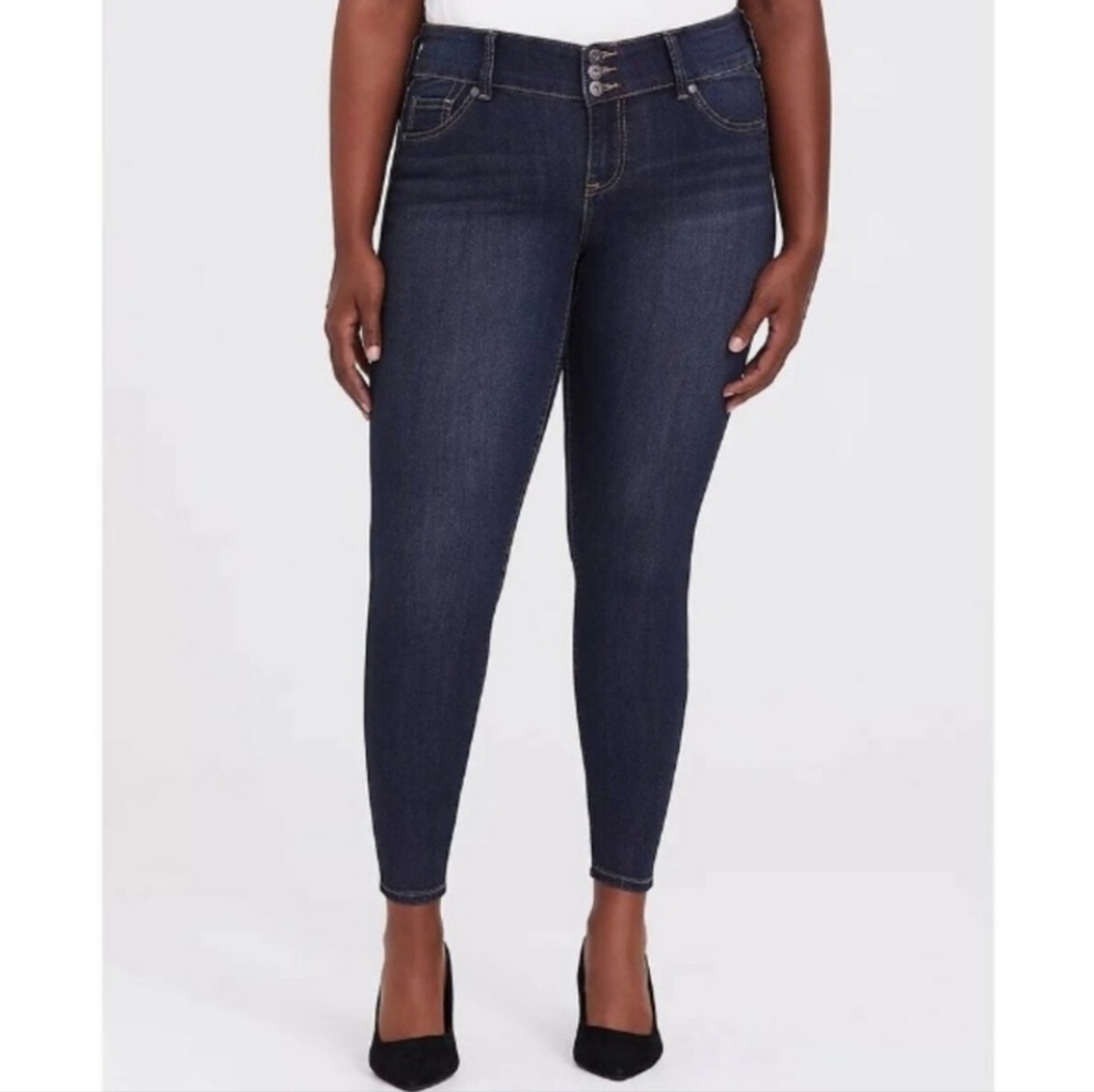 Torrid Feel The Fit Jegging Super Soft Dark Wash Jeans Size 12S Short